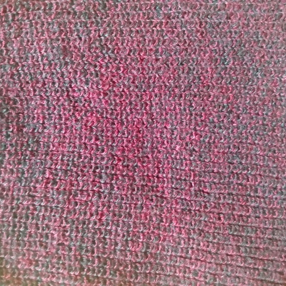 🌟 3/$30. Burgundy Speckled Acrylic Toque - Picture 3 of 4